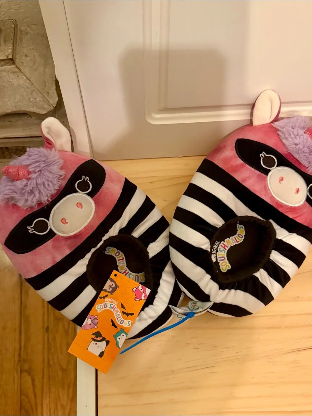 Squishmallows Lola the Unicorn Kids Slippers NWT size 2-3